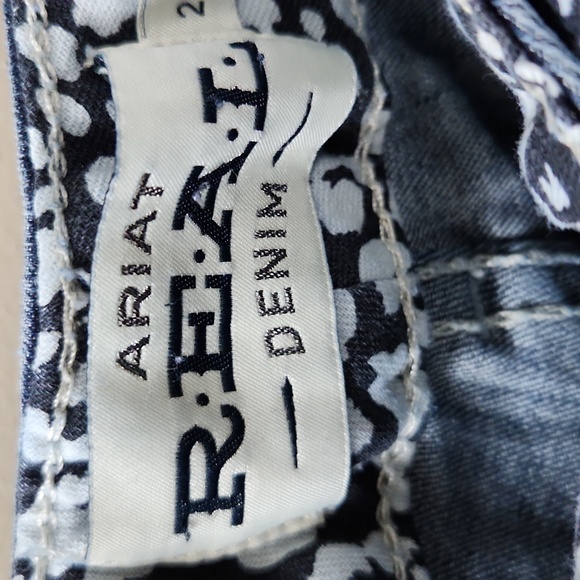 Ariat REAL Denim Women's Straight Leg Jeans Size 29S - Picture 6 of 15